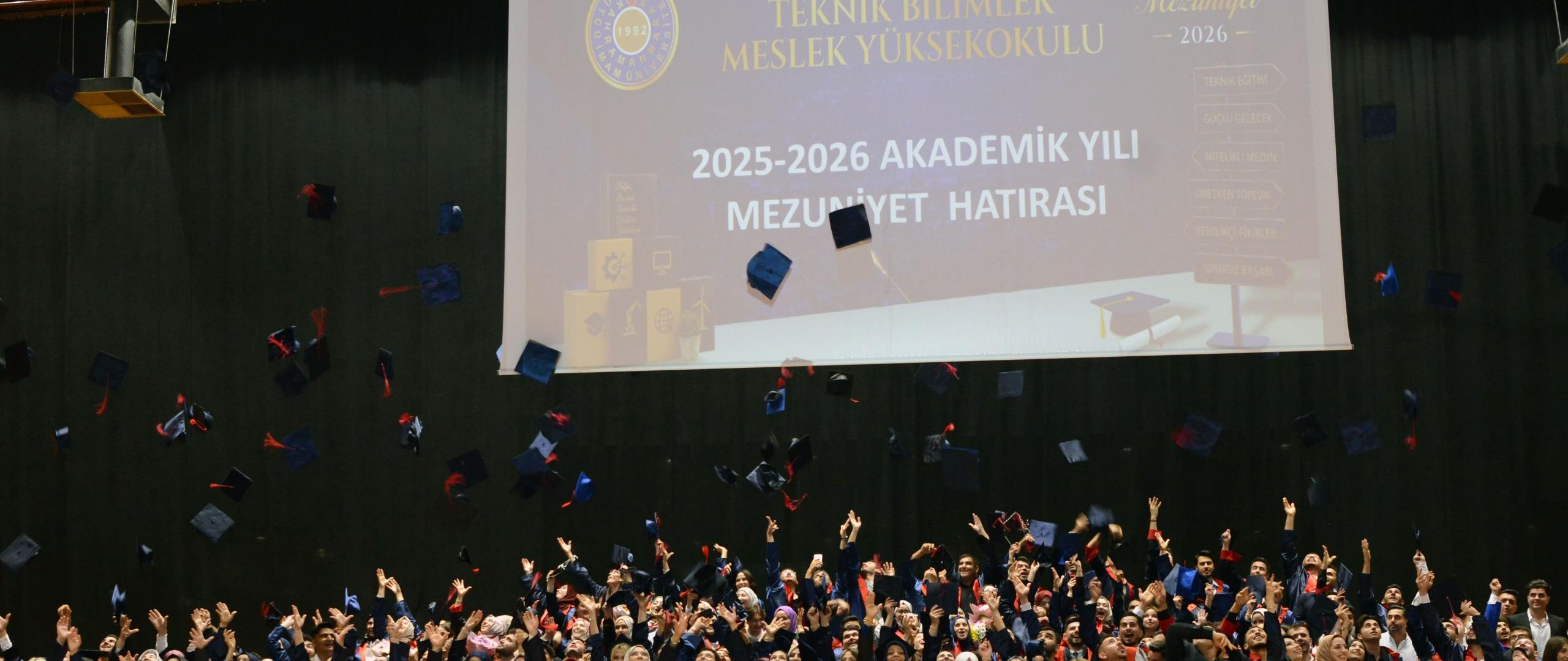 Meslek Yüksekokulumuz Öğrencileri Mezuniyet Sevinci Yaşadı